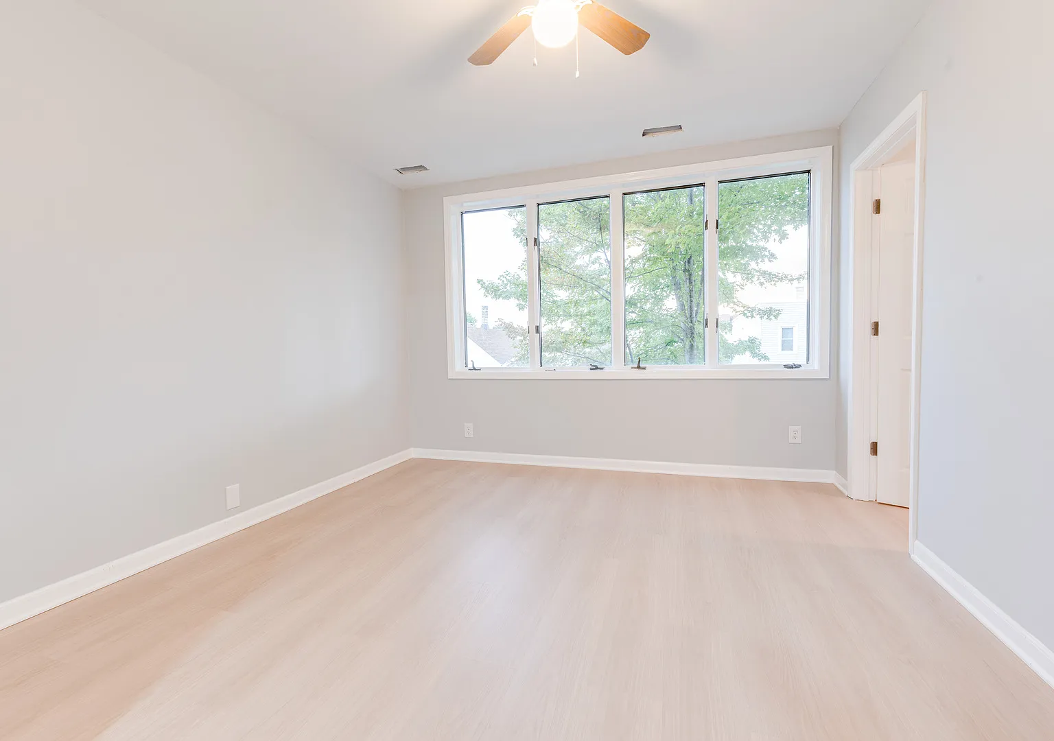 1 bed, 400 sqft, $1,800 — Photo 2