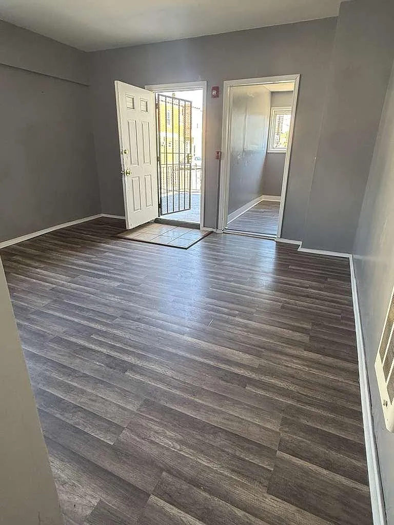 3 bed, 850 sqft, $1,400 — Photo 3