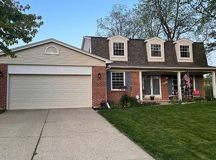 528 Pinehurst Dr, Rochester Hills, MI 48309