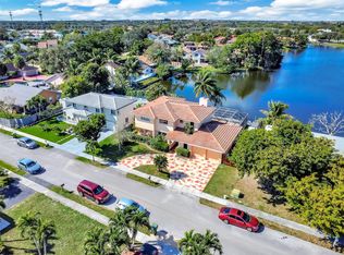 Four Palm Lakes At Pembro, Pembroke Pines, FL 33025