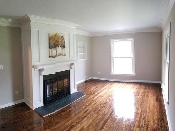 3rd image of 9605 Summit Ave NE