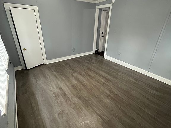 3rd image of 110 Nicholson St APT 4