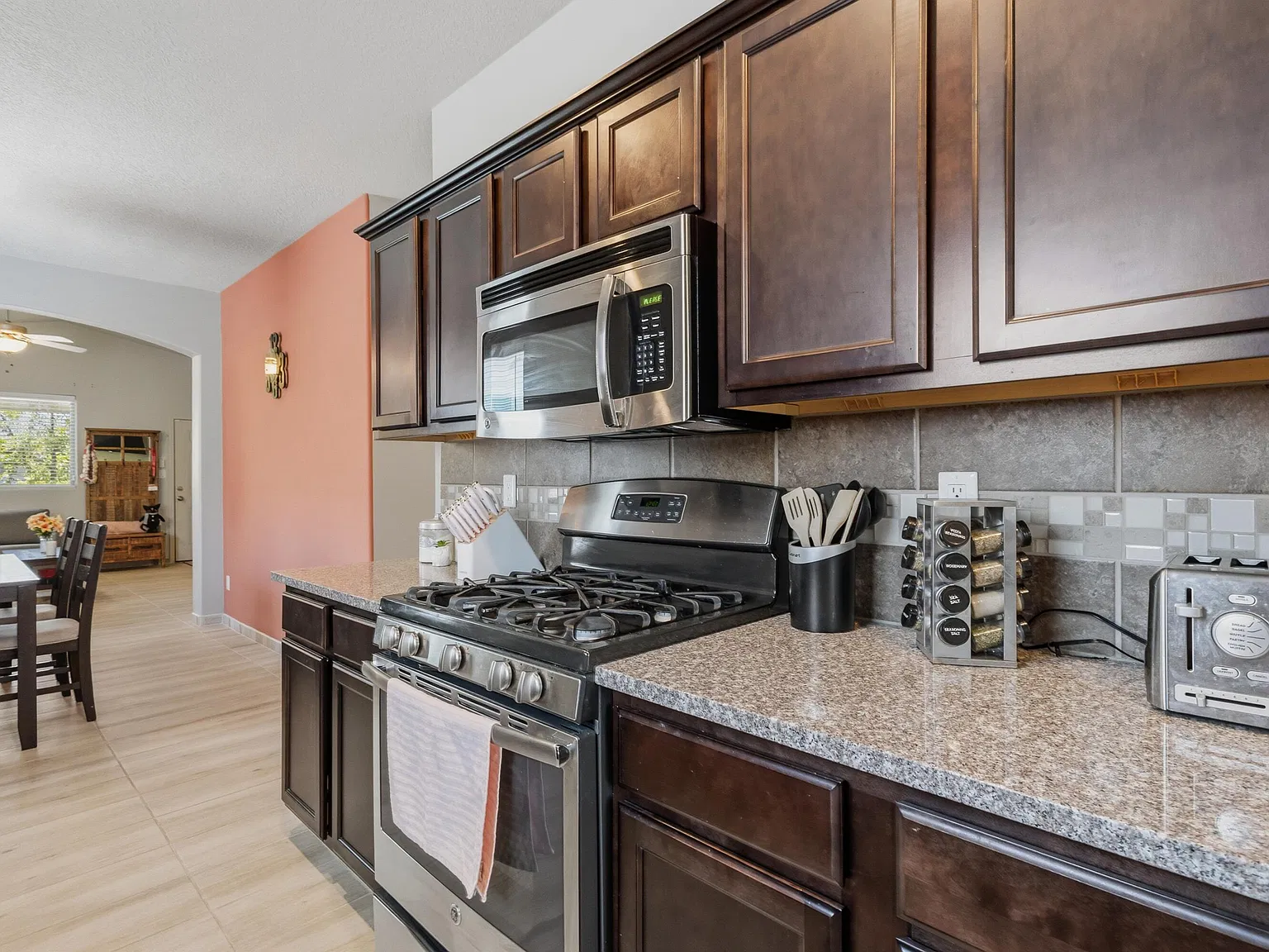 3 bed, 2.0 bath, 1312 sqft, $2,800 — Photo 1