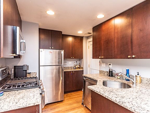 2nd image of 4420 N Ashland Ave APT 1E