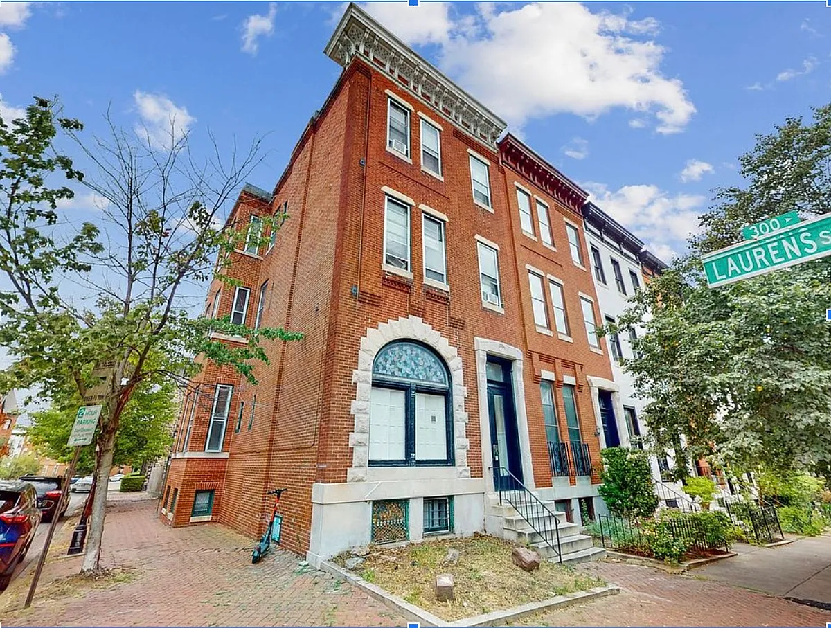 Beautiful corner building with stained-glass window and corniche. (New landscaping coming soon.) - 1735 Bolton St #2R