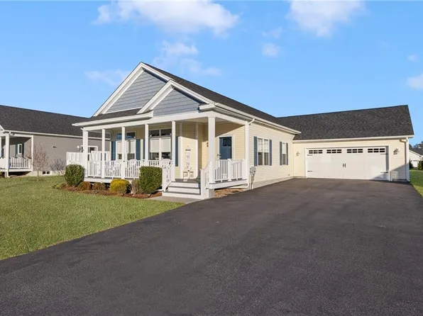 13 Fescue Ln #13, South Kingstown, RI 02879