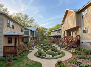 17 Fireside Dr, Asheville, NC 28806