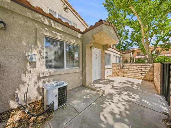 43467 30th St W Unit 2, Lancaster, CA 93536