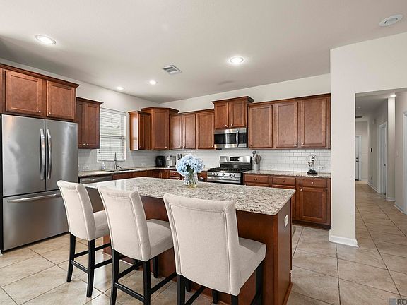 3rd image of 1430 Gardenia Ln