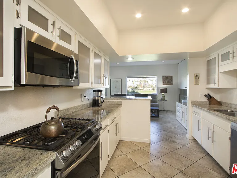 501 Desert Lakes Cir — Photo 20