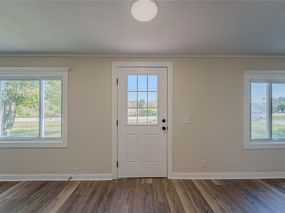 5th image of 1414 Oak Grove Rd