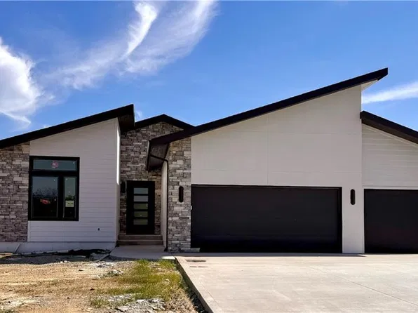 8413 NW 90th Ter, Kansas City, MO 64138