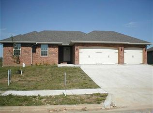 5724 S Lincoln Ave, Battlefield, MO 65619