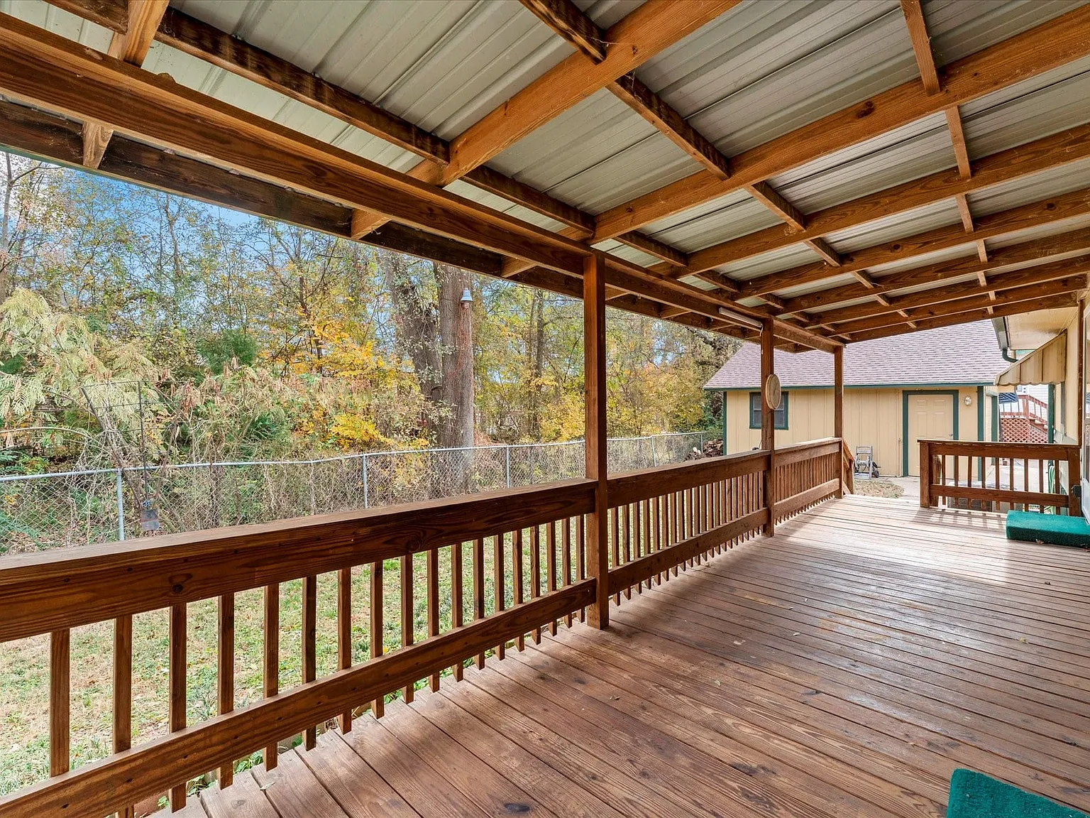 3 bed, 2.0 bath, 1452 sqft, $1,800 — Photo 3