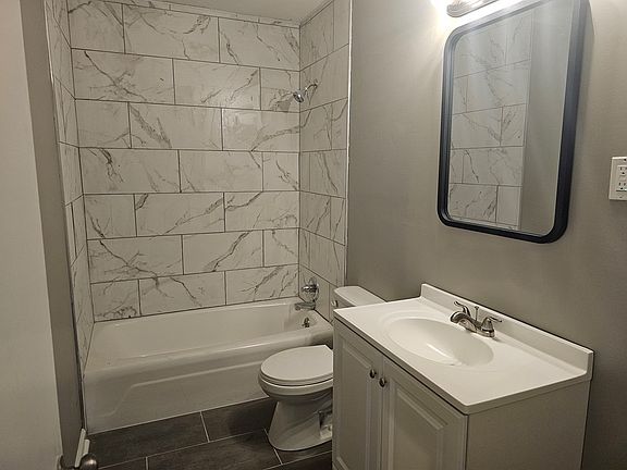 3rd image of 814 Briarcliff Rd