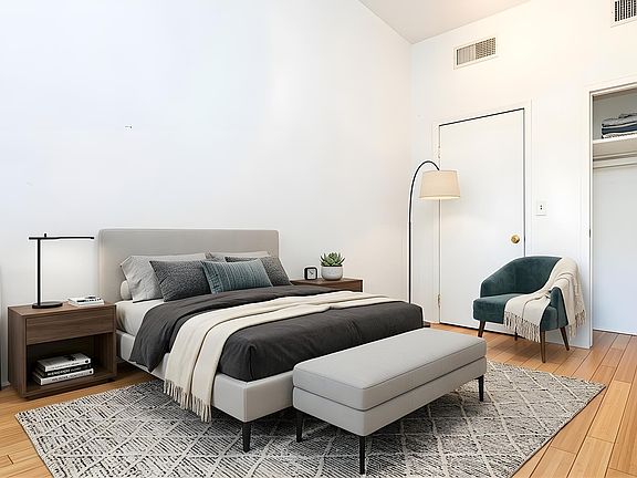 4th image of 1359 Hancock St APT 1R