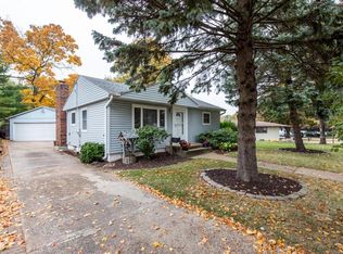 4102 Harding Rd, Kenosha, WI 53142
