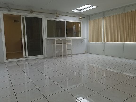 4th image of 948 Blackwood Dr