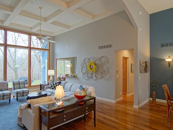 3rd image of 4033 Schmuhl Rd