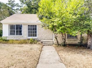 1311 Arizona Ave, Dallas, TX 75216
