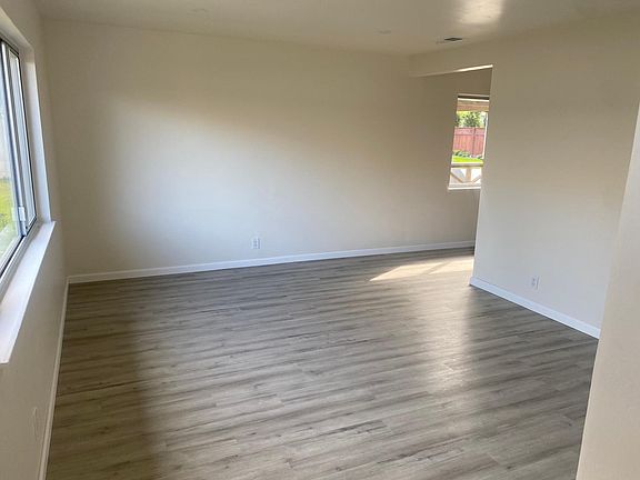 5th image of 572 N 17th St