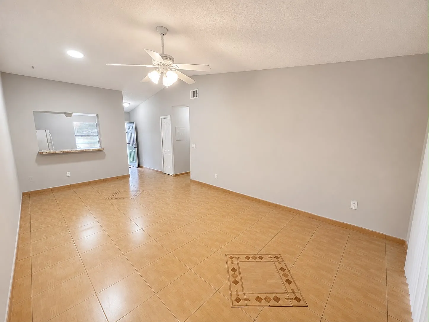 3 bed, 1179 sqft, $1,850 — Photo 4