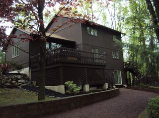 807 Fox Ln, Mountain Top, PA 18707
