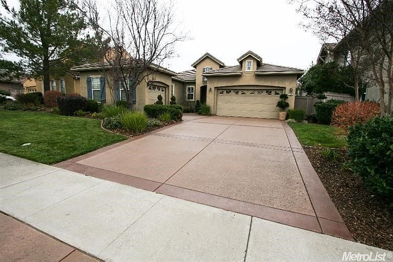 1st image of 1645 Parkway Dr