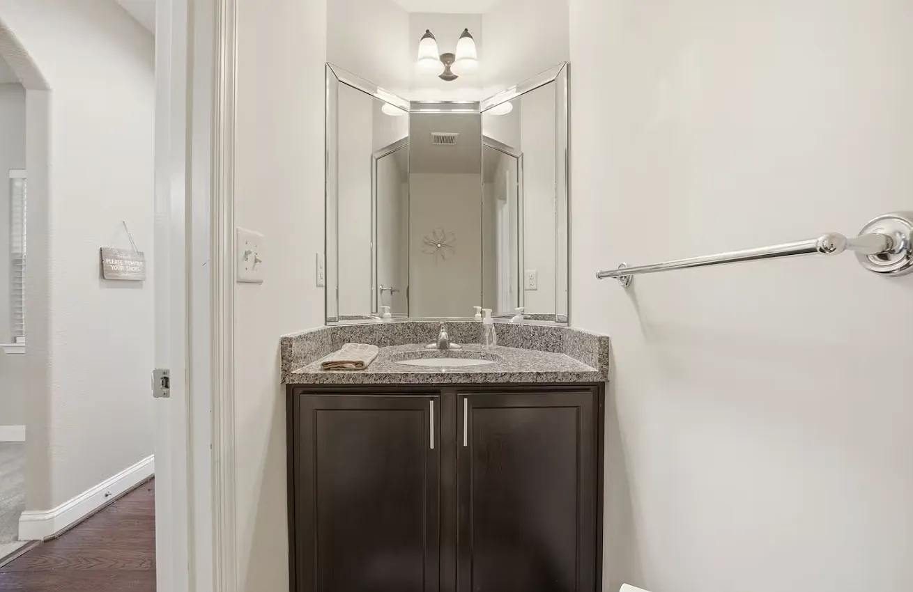 1 bed, 2338 sqft, $1,150 — Photo 4