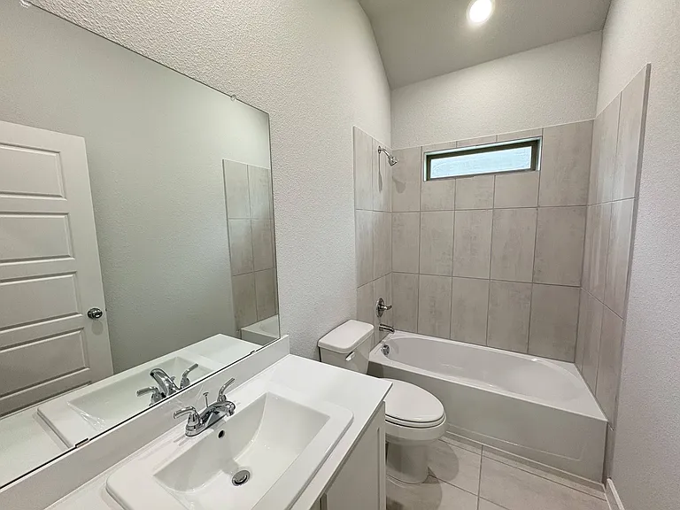 120 Greenbriar Dr — Photo 13
