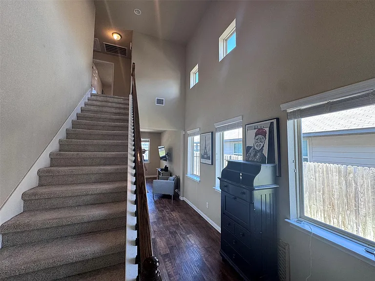 321 Callahan Ln — Photo 8