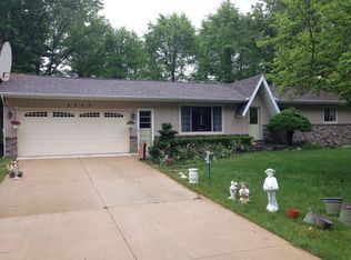2025 Harbor Inn St, Holland, MI 49424