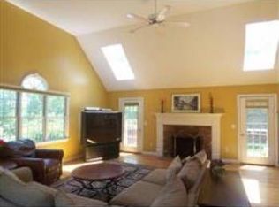 2 Fitzgerald Ln, Southborough, MA 01772
