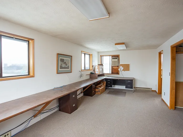 10623 E Montgomery Dr — Photo 10