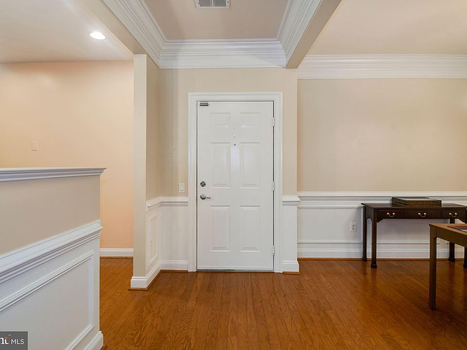 7870 Rolling Woods Ct Springfield VA Zillow