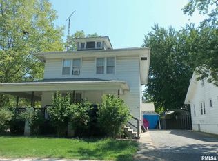 418 N Commercial St, Benton, IL 62812