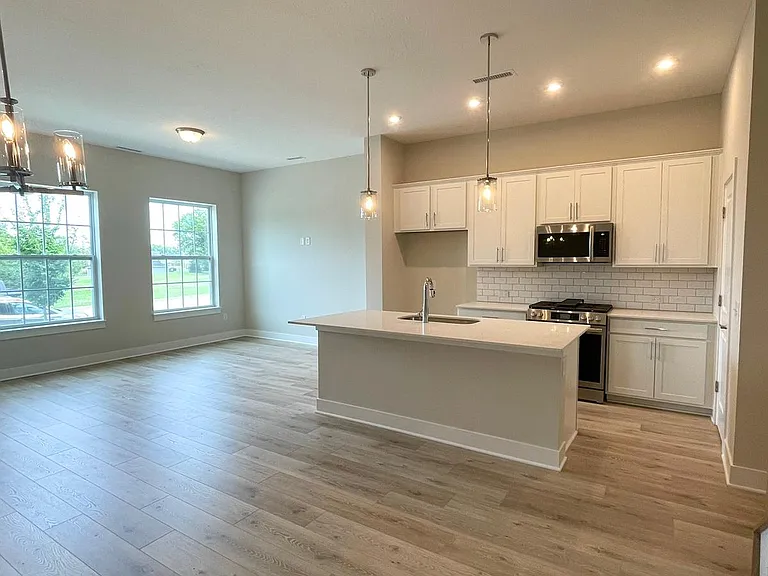 736 Kinzer Ave — Photo 5
