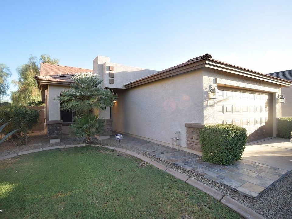 1st image of 36865 W Maddaloni Ave