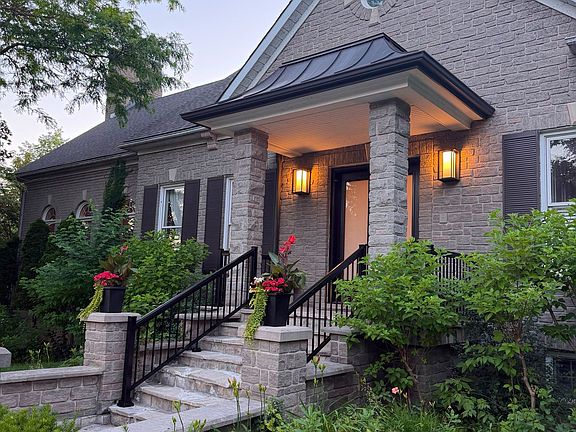 2nd image of 5 Humberview Dr