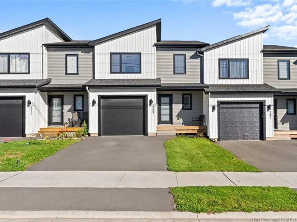 209 Norbert St, Dieppe, NB E1A 9Y9