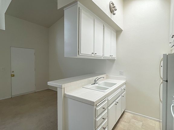 4th image of 3760 Kelton Ave APT 3