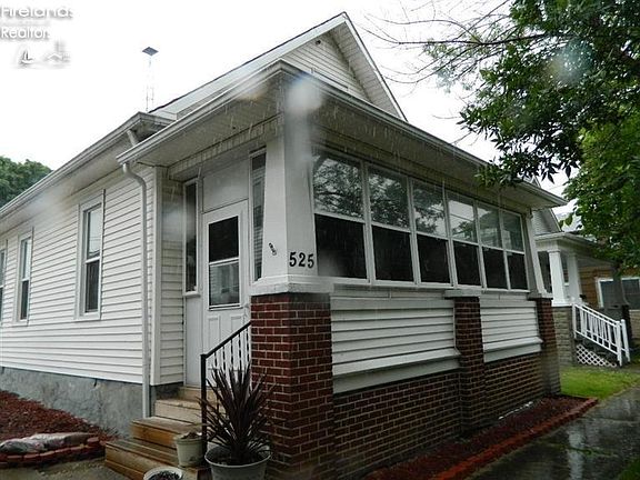 3rd image of 525 Putnam St