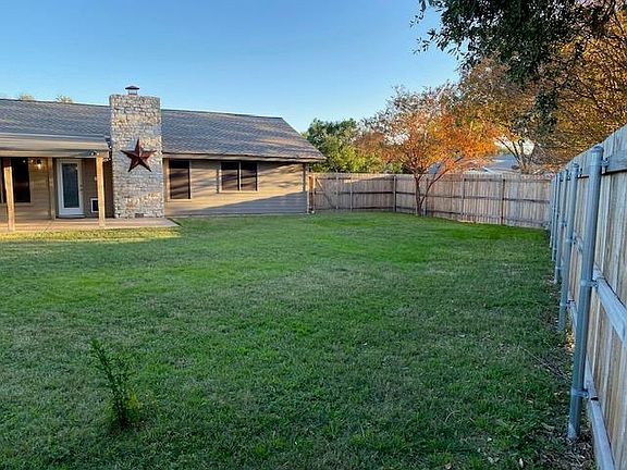 2nd image of 1002 Creekbend Cv