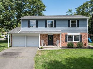 19 Essex Dr, Coram, NY