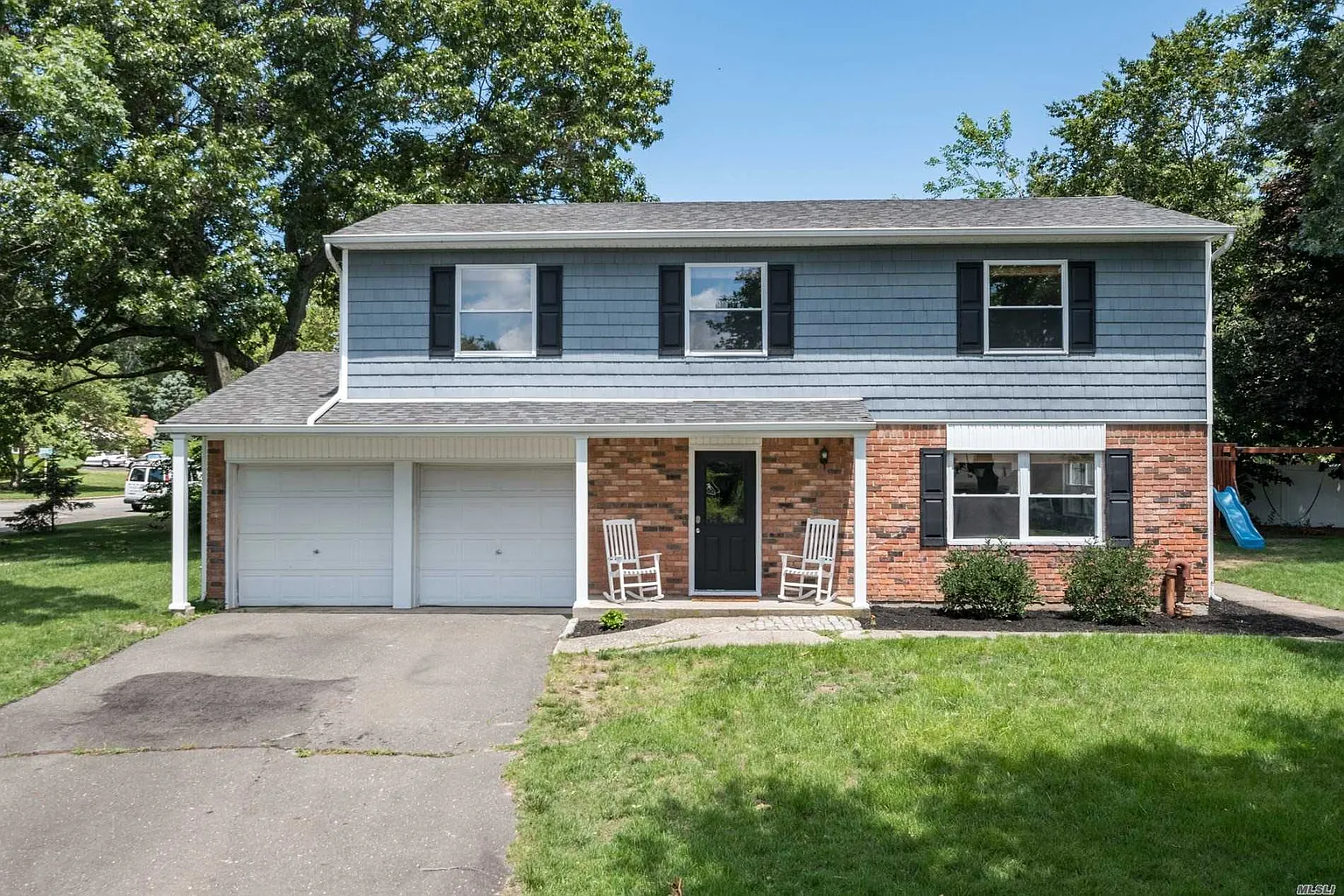 19 Essex Dr photo 1