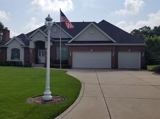 933 Royal Dublin Ln, Dyer, IN 46311