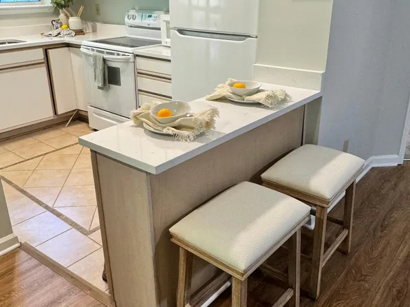 2 Ashlar Hill Ct #2, Baltimore, MD 21234