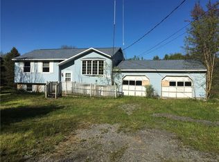 2215 Rose Bud Ln, Bridgeport, NY 13030