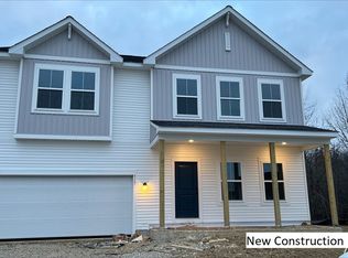 917 Oak Point Cir, Elyria, OH 44035