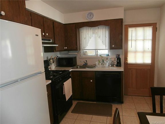 5th image of 2431 Tiemann Ave
